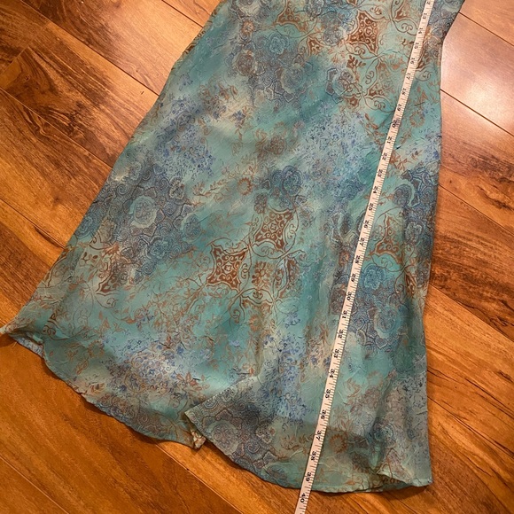 Beautiful Bohemian Design Dress - Picture 15 of 16